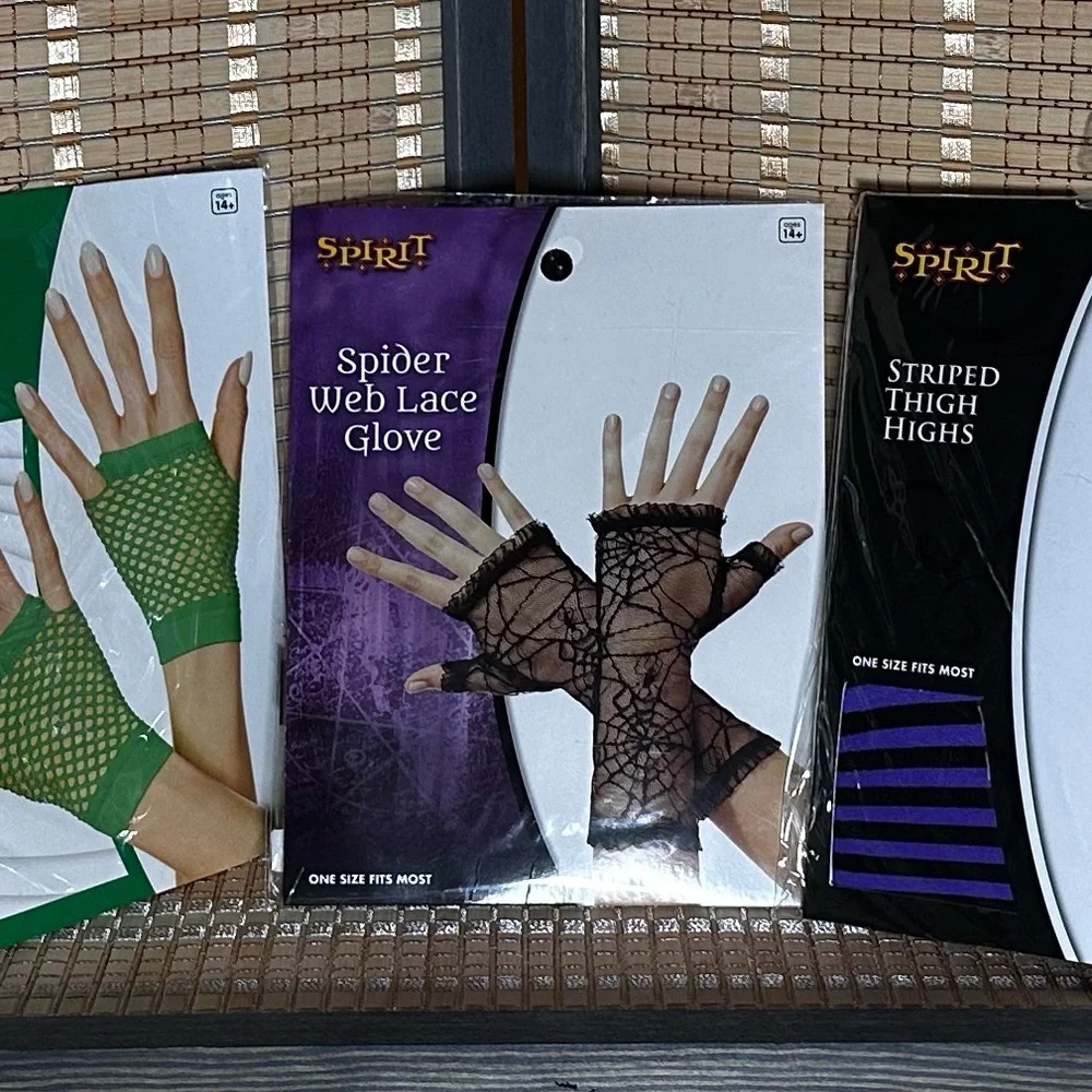 Assorted Fishnet or Lace Fingerless Gloves in Black or Green